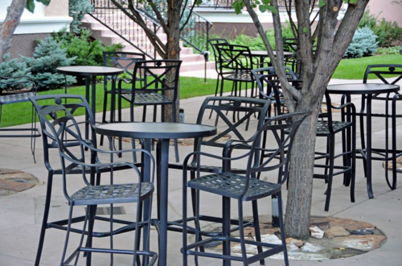 Choosing The Right Outdoor Seating For a Playground